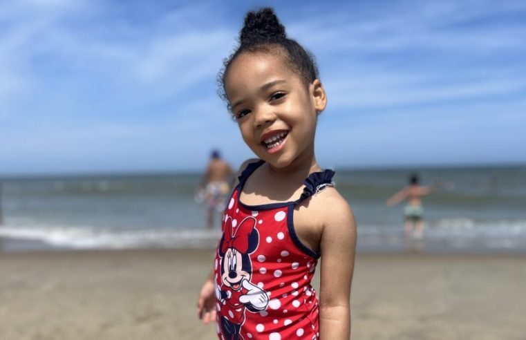 I Took My Toddler with Seafood Allergies to the Beach for the First Time 